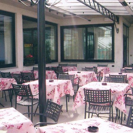 Albergo Ristorante Lavedo لينّو المظهر الخارجي الصورة