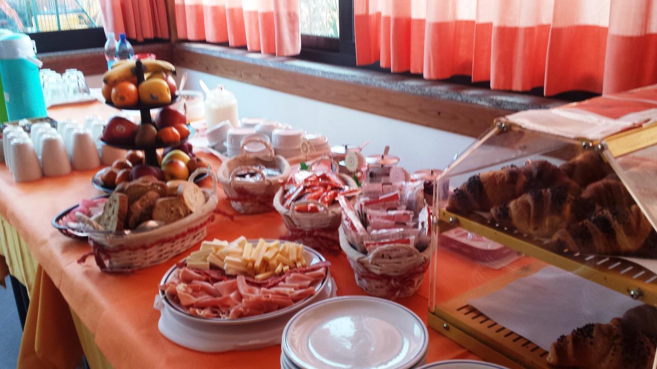 Albergo Ristorante Lavedo لينّو المظهر الخارجي الصورة